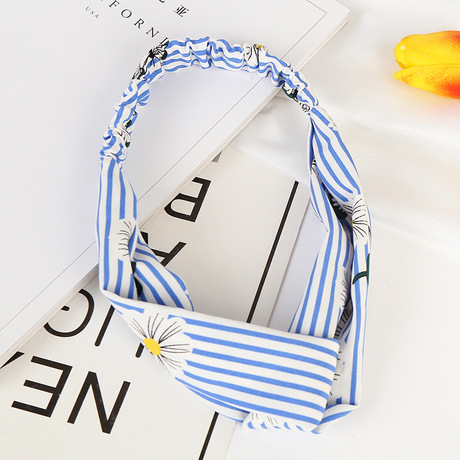 New Korean version striped printed facial mask, loose and tight interlaced hair tie, simple and retro hair accessory and headwear in stock Application Scenario