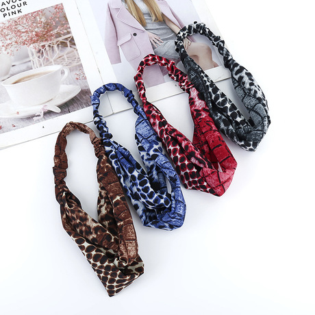 Cross-border e-commerce supply manufacturer offers European and American fashion fabric cross-ribbed headbands, hair bands, leopard print hair bands and headwear in stock thumbnail