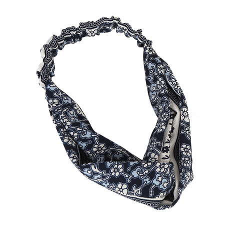 Direct sales from the manufacturer of Korean version fresh, retro and classic patterned facial cleansing hair band, versatile chiffon and fashionable ladies' hair band Item Picture