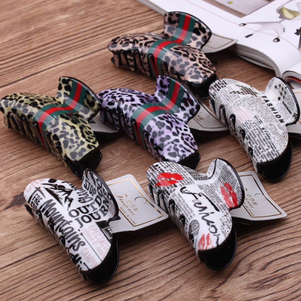 Pudding pequeña estación 10 yuan tienda de acrílico simple captura de pelo estampado de leopardo clip de pelo clip de captura de pelo garras coreanas clip de baño Specification image