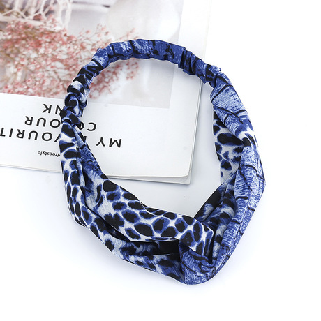 Cross-border e-commerce supply manufacturer offers European and American fashion fabric cross-ribbed headbands, hair bands, leopard print hair bands and headwear in stock Application Scenario