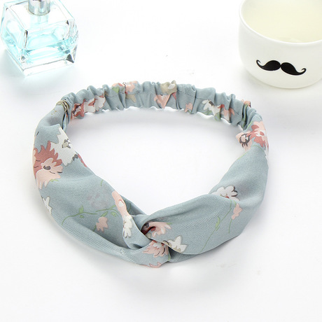The Korean-style hair band with cross wide edges, made of fabric, is versatile and super fairy-like headwear. It's fresh and simple like a forest girl's facial hair band and sweet hair tie Specification drawing