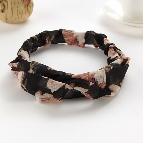 Simple style versatile hair band for washing face, fresh and sweet makeup hair cover, cute and fresh fabric hair band in stock Application Scenario
