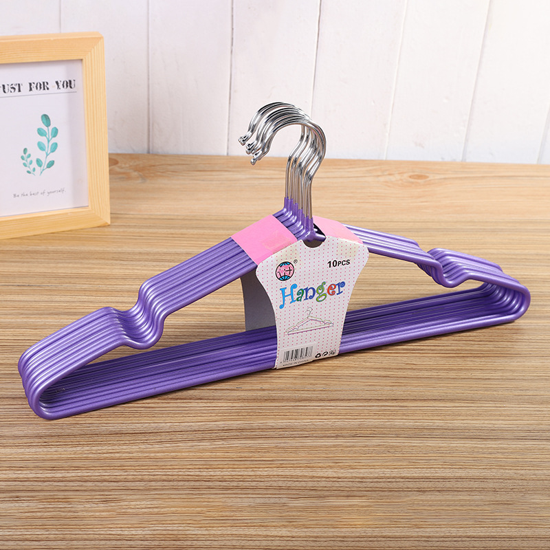 0857 Adult thickened impregnated anti-slip clothes rack, household grooved clothes hanger, seamless dry and wet dual-purpose clothes drying rack Application Scenario