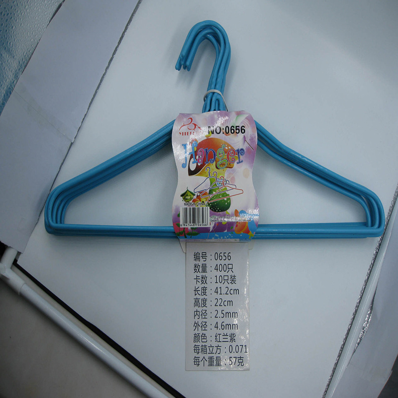 0656 Factory Direct sale of adult plastic iron wire and steel wire clothes hangers, dipped plastic solid color single-color clothes hangers, dry and wet dual-purpose Application Scenario