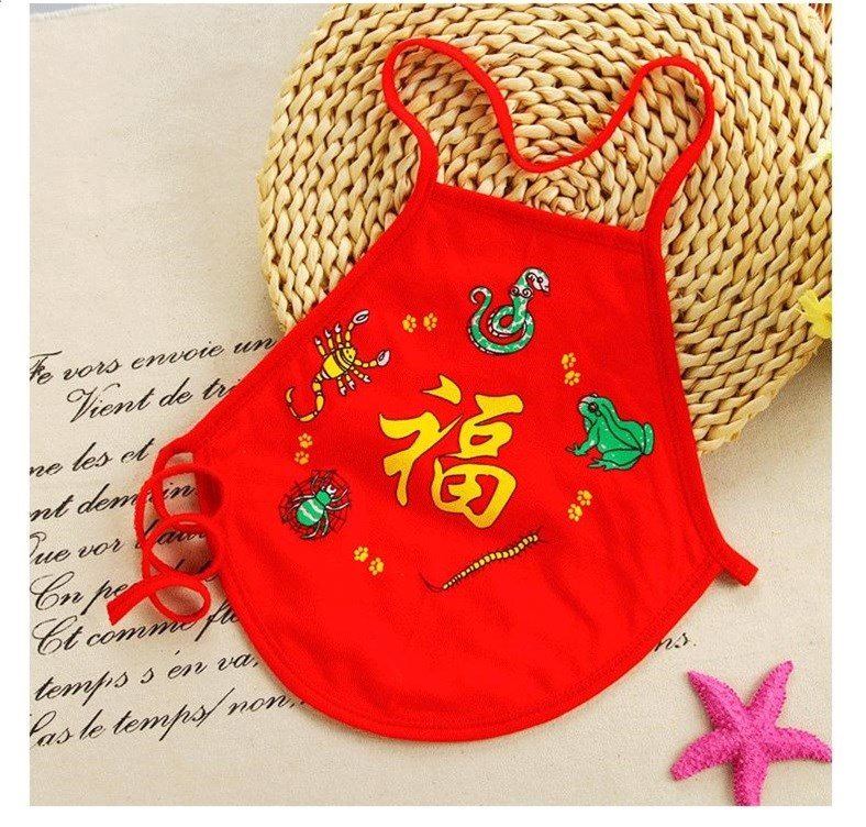 The big red "Fu" character baby belly band is festive. It's a baby belly band for newborns to prevent catching a cold and protect the belly. The belly band is embroidered Application Scenario