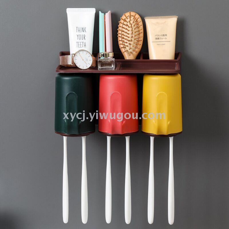 New creative mouthwash cup wall suction toothbrush holder with handle Application Scenario