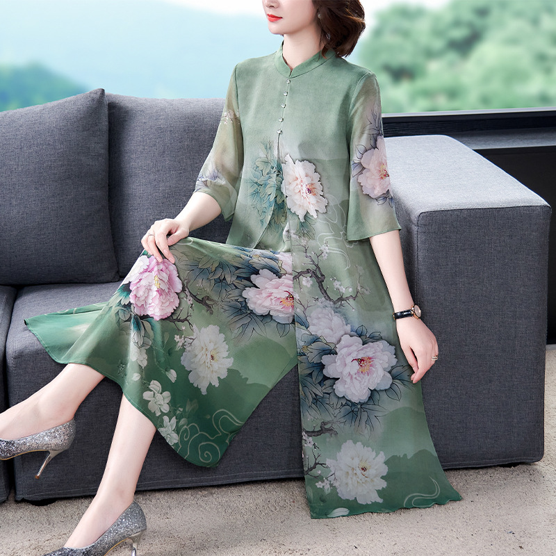 True silk imitation dress 2020 Spring/Summer new style stand-up collar retro mid-sleeved mulberry silk mid-length dress plus-size mom's dress details Picture