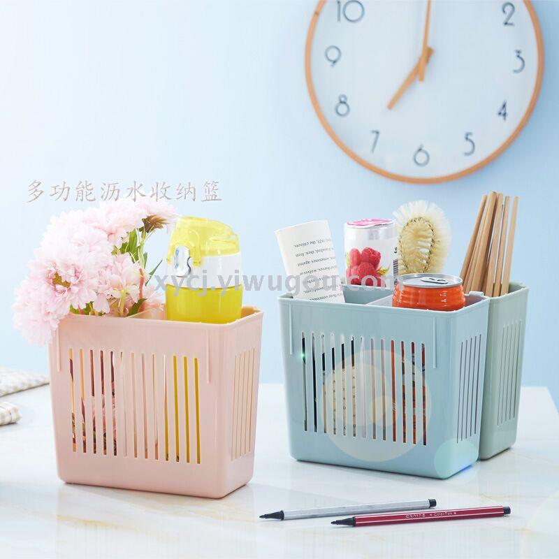 A simple and spacious multi-functional hanging storage basket