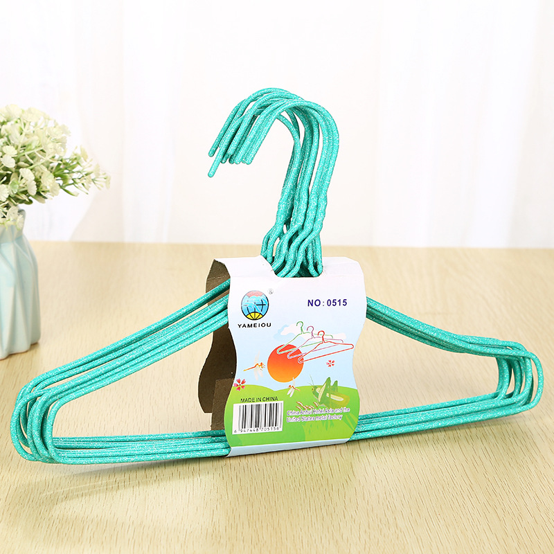 0515 Children's thickened anti-rust, seamless, plastic-coated clothes drying rack, simple, sturdy, durable and anti-slip clothes drying rack for home use Application Scenario