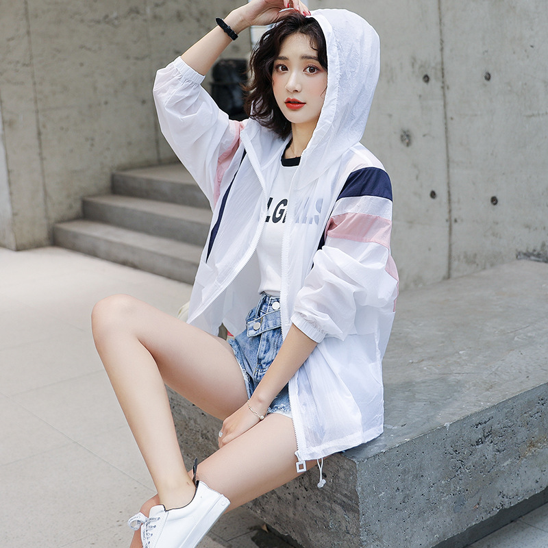 Student Korean-style loose and trendy sun-protective clothing for girls, 2020 summer new women's wear, thin, breathable and versatile short coat details Picture