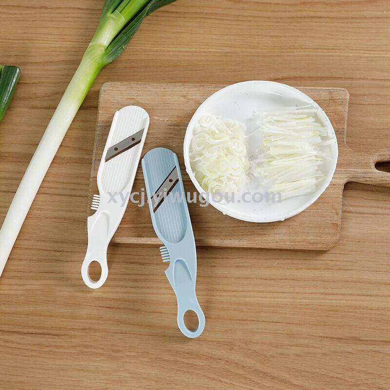 Scallion cutter, multi-functional scallion shreds cutter, magic scallion shreds knife, scallion shreds scraper Application Scenario