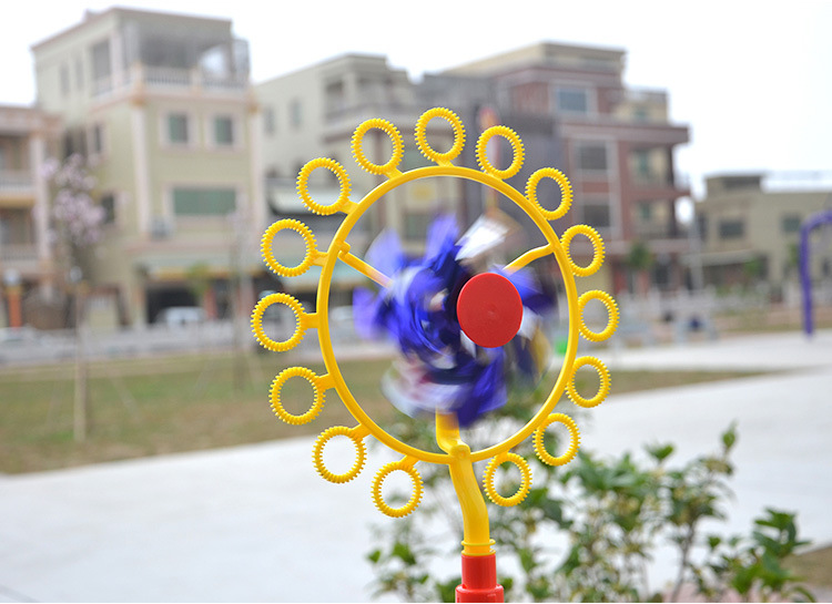 New best-selling products: Windmill bubble machine, bubble windmill, seven-color bubble stick, bubble maker. New models are selling well at street stalls for wholesale Application Scenario