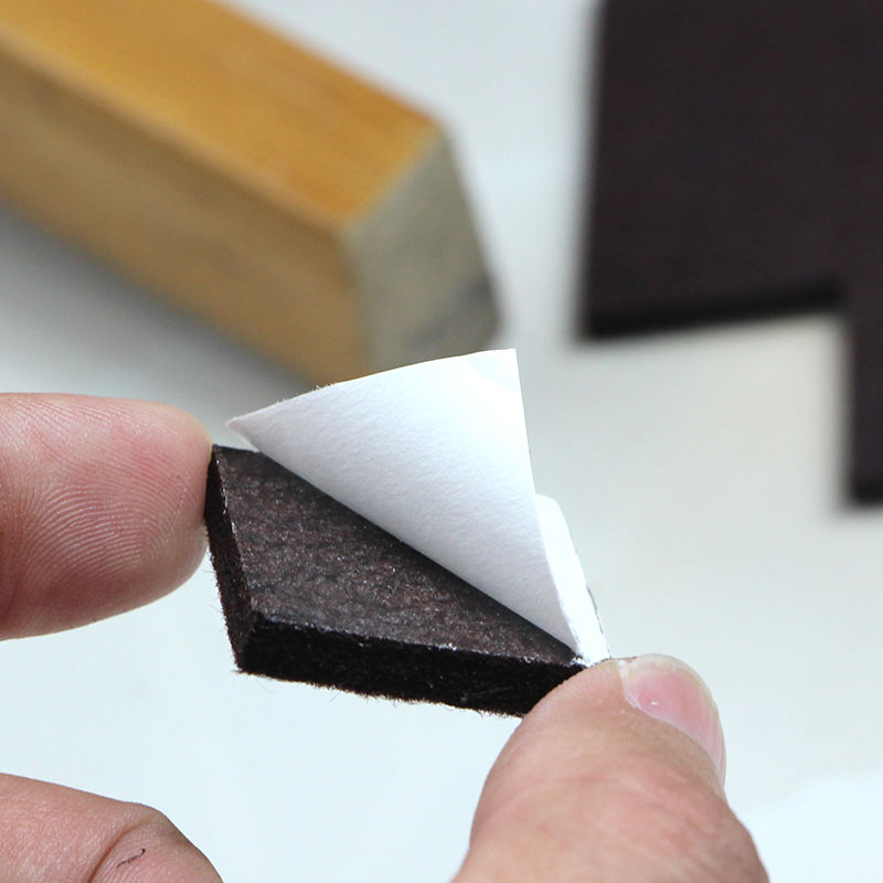 塑料桌椅实物图