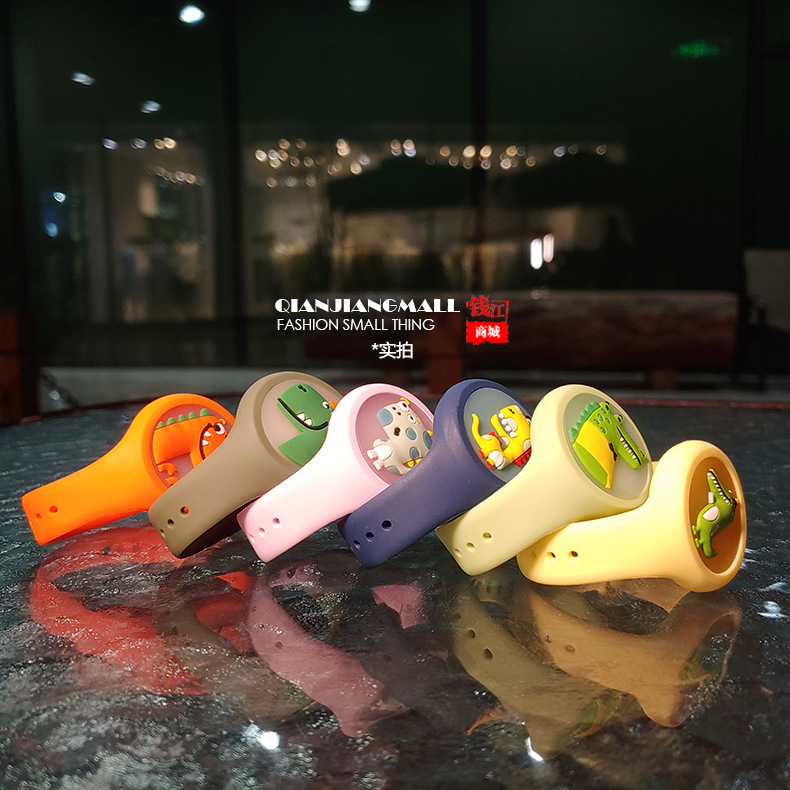Cartoon flash mosquito repellent wristband Silicone for boys, girls, children and babies, summer outdoor mosquito repellent luminous wristband, plant essential oil Specification drawing