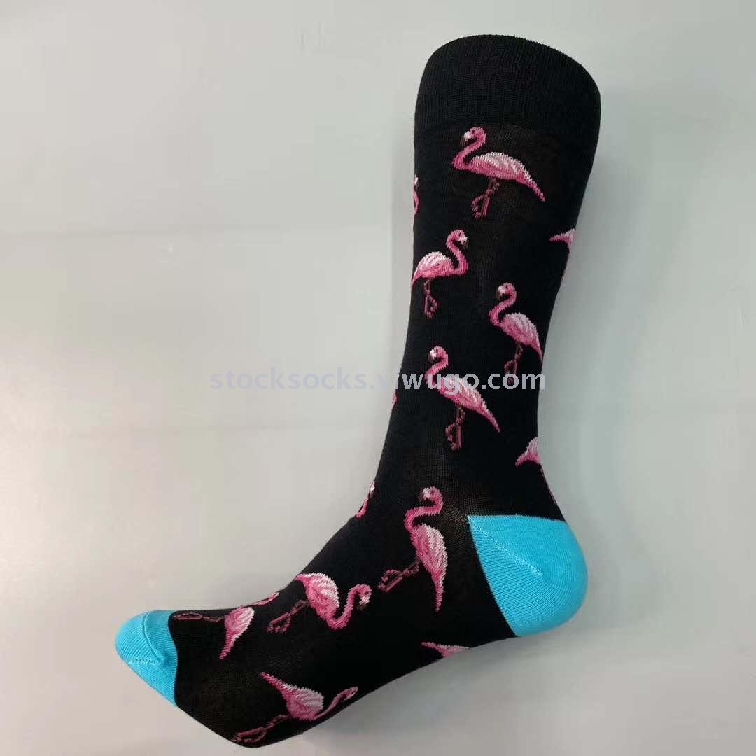 New Yiwu quality goods street stall combed cotton bright men's socks, beach socks, trendy socks, couple socks are in large stock