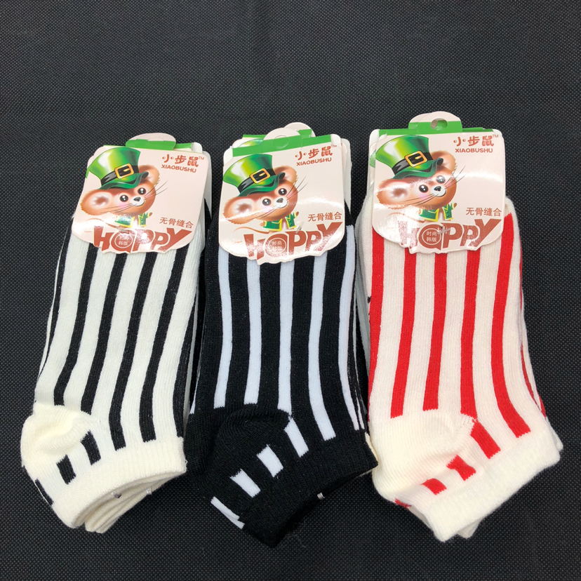 New Yiwu quality goods street stall polyester-cotton boys' boat socks and short socks