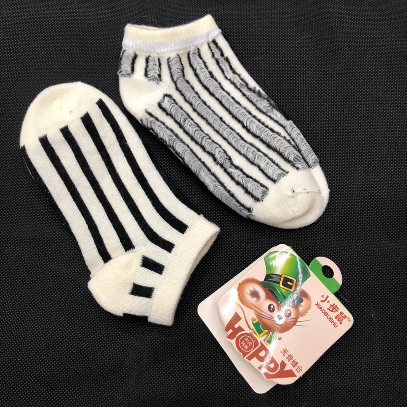 New Yiwu quality goods street stall polyester-cotton boys' boat socks and short socks Application Scenario