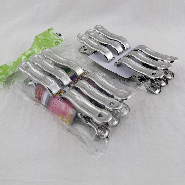 L2342 5cm six small quilt clips, windproof jackets, trouser clips, sun-drying sock clips, wholesale at 2-yuan store in Yiwu Application Scenario