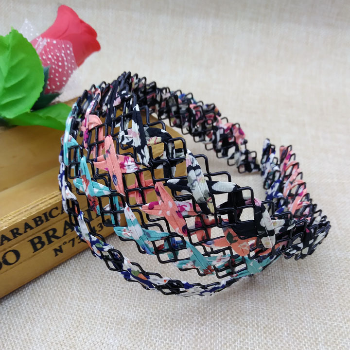Wholesale of A1012 square wavy steel wire head buckles, hair accessories, hair bands and hair combs in Yiwu 2-yuan store Specification image