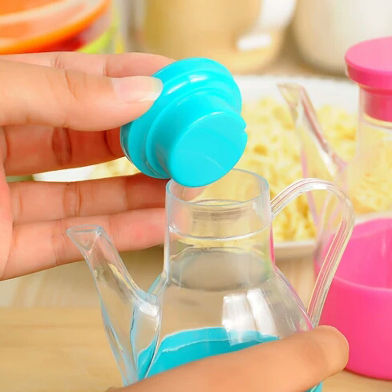 G1331 large oil pot seasoning jar bottle 2-yuan store Two-yuan store kitchen plastic oil pot wholesale Application Scenario