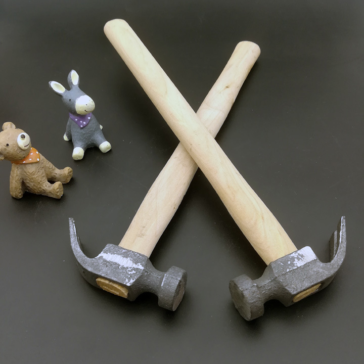 D1442 Wooden Handle small sheep horn hammer, wooden handle lifting hammer, woodworking hammer, small iron hammer, iron hammer 2-yuan store Application Scenario