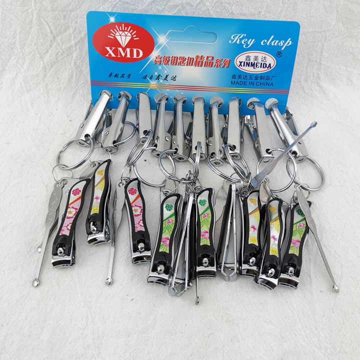 I1835 offers a variety of nail clippers, keychains, keyrings and creative accessories for 2-yuan stores in Yiwu Item Picture