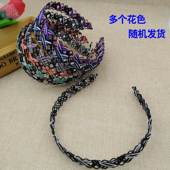 Wholesale of A1012 square wavy steel wire head buckles, hair accessories, hair bands and hair combs in Yiwu 2-yuan store