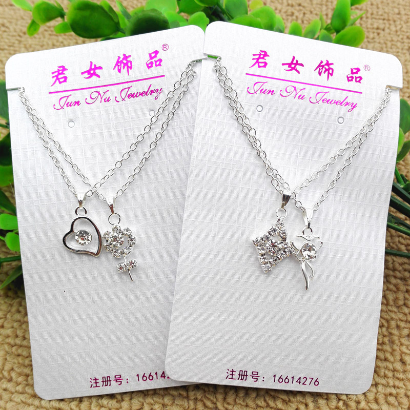 A2424 Double Diamond Necklace for both men and Women, wholesale and distribution of headwear accessories at Yiwu Eryuan Store Application Scenario