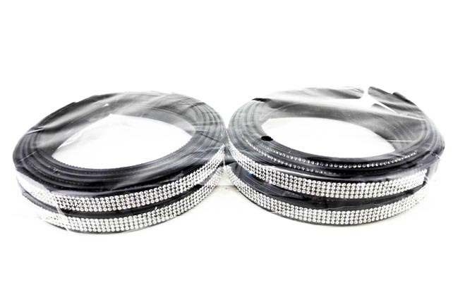 A2526 four-row white diamond fashionable black headband, 2-yuan store in Yiwu for headwear, hair accessories, headbands and hair bands Application Scenario