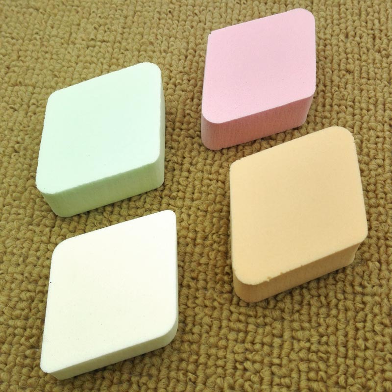 H1242 Four powder puffs, powder puff makeup tools, wholesale for 2 yuan, general merchandise wholesale in Yiwu, 2 yuan Specification image