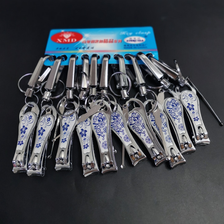 I1833 blue and white iron buckle keychain, Keychain ring, creative accessories, bag pendant, Yiwu 2-yuan 2-yuan store Specification image