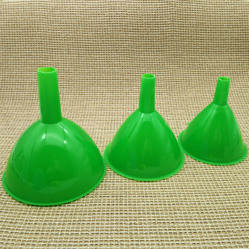 G1424 3 large plastic funnel collards for oil leakage, 2 yuan in Yiwu, 2 yuan in 2-yuan stores Application Scenario