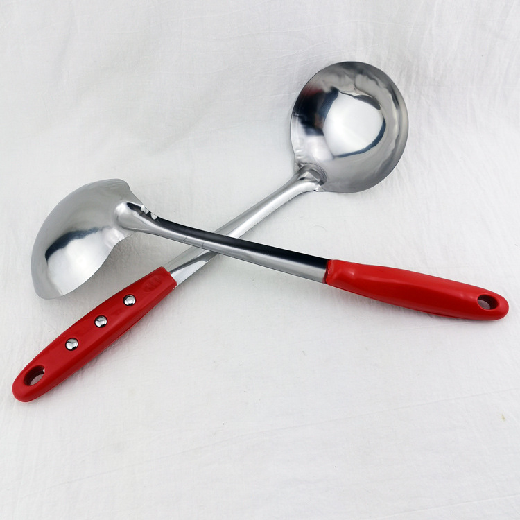 D1842 Sanding red-handled pot, spoon, soup spoon, cookware, kitchen cooking tools, Yiwu 2-yuan 2-yuan store Application Scenario