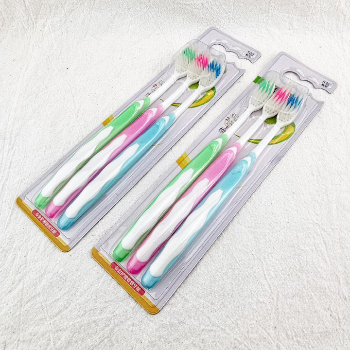 D2112 522# Premium three toothbrushes, travel Fine filaments, soft bristles, clean daily necessities, 2-yuan store wholesale Application Scenario