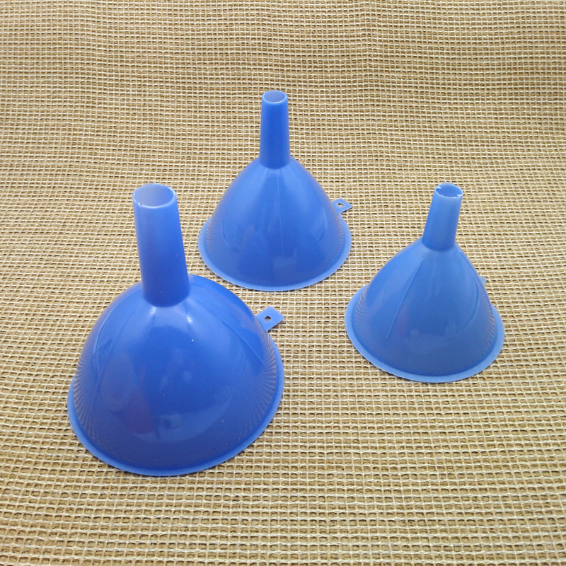 G1424 3 large plastic funnel collards for oil leakage, 2 yuan in Yiwu, 2 yuan in 2-yuan stores Specification image