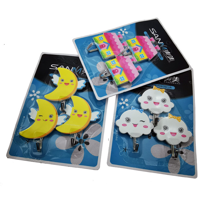 D2132 9958 Three hooks, creative nail-free hooks, Yiwu 2-yuan store premium supply wholesale Application Scenario