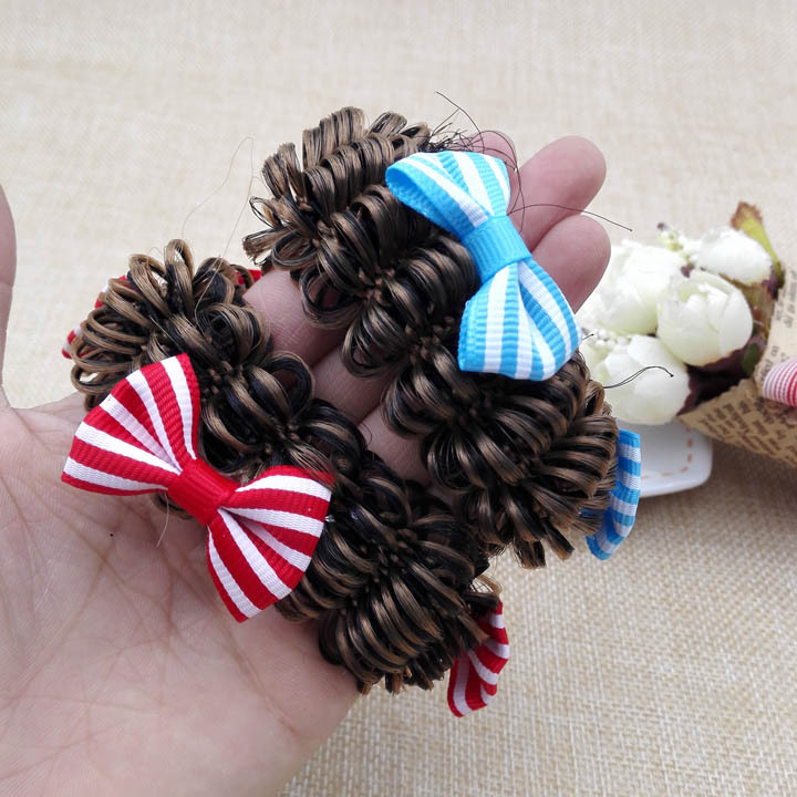 A2143 Multiple bow ties, wig loops, updo hairstyles, little bun hairstyles, false hair buns, and brut hairstyles are available for wholesale and distribution at a two-yuan store Application Scenario