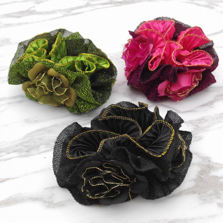 A3647 Korean yarn three gold flower hair bands, thick hair ties, hair accessories, hair flowers, updo, 2-yuan store accessories wholesale Application Scenario