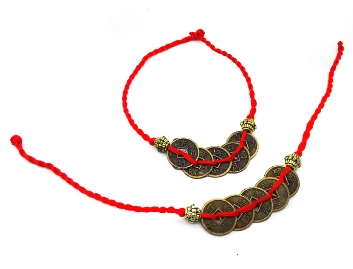 A2413 copper coin red string bracelet jewelry bracelet accessory wholesale in Yiwu 2-yuan 2-yuan store Application Scenario