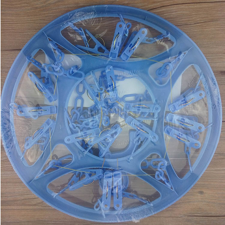 P1511 1018 Large round clothes hanger, plastic clothes hanger clips, coat clips, sock clips, Yiwu 9.9 yuan Application Scenario