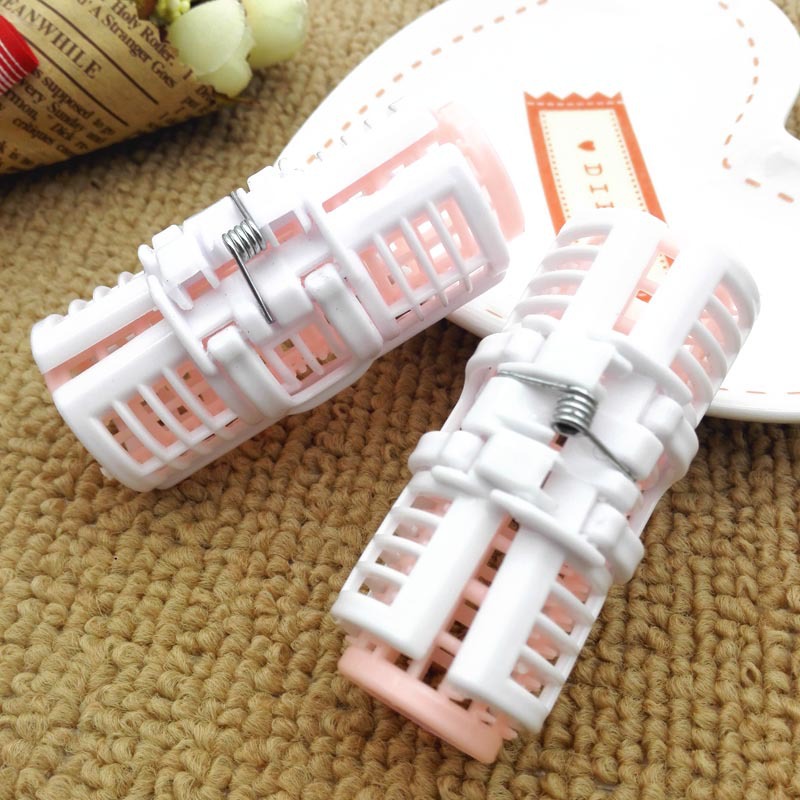 H1213 Premium curling iron tools with buckles 3 pieces, free gift from Yiwu 2-yuan Store Application Scenario