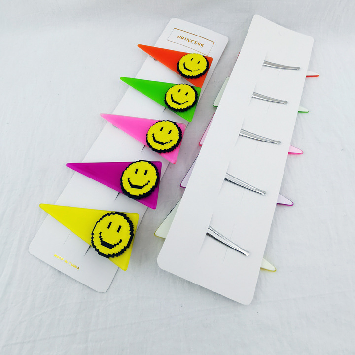 A2924 Smiling Face Acrylic Duck Clip, Korean version children's side clip, top clip, hair clip, simple fork Comb, 2-yuan store Application Scenario