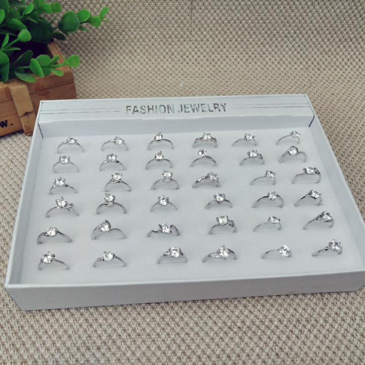 A2432 Man and Woman Zircon Ring, Korean couple protection ring, Trendy men and women's index finger, 2-yuan store in Yiwu Application Scenario