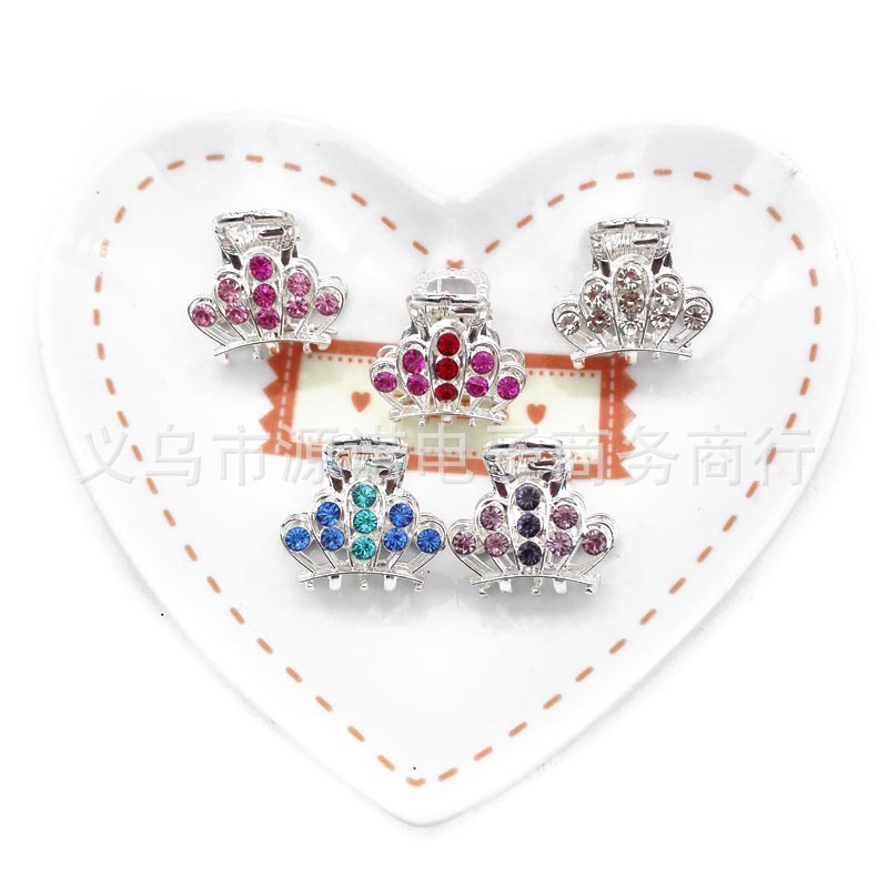 Wholesale of A2826 children's scratch-and-grip, small scratch-and-grip, rhinestone scratch-and-grip headwear Application Scenario