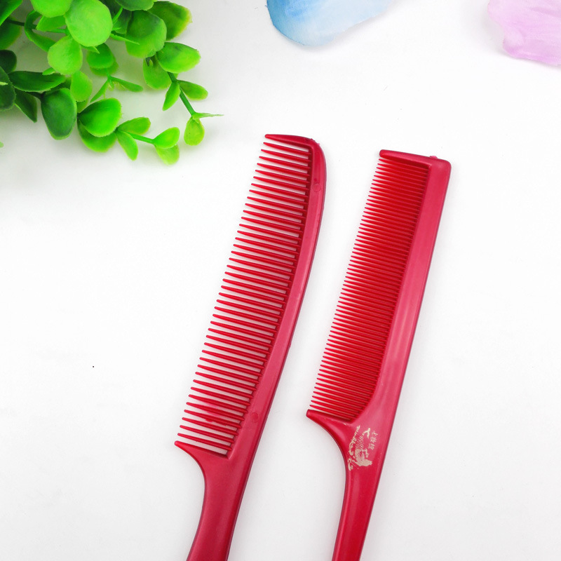 Wholesale of A2211 red pointed tail pair combs, 2-yuan tools, 2-yuan general merchandise wholesale in Yiwu Application Scenario