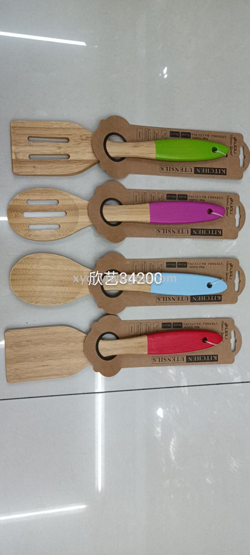 The new wooden shovels leak a painted wooden handle