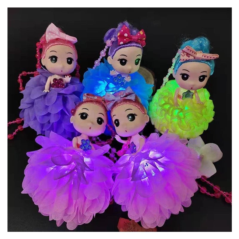 The new illuminated necklace doll, seven-color flashing light, LED flashing and confusing doll is a popular children's toy at the creative night market full figure