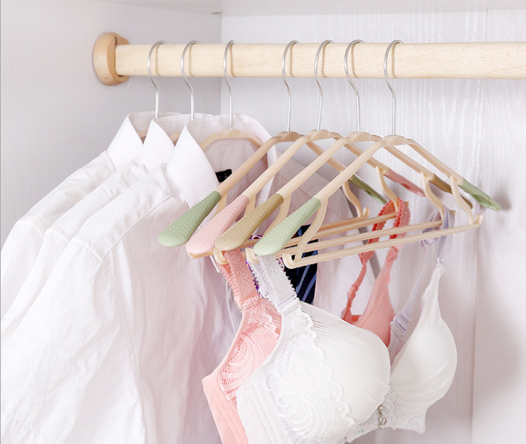 Wholesale of Nordic-style plastic daily necessities pink hangers from the manufacturer Specification image