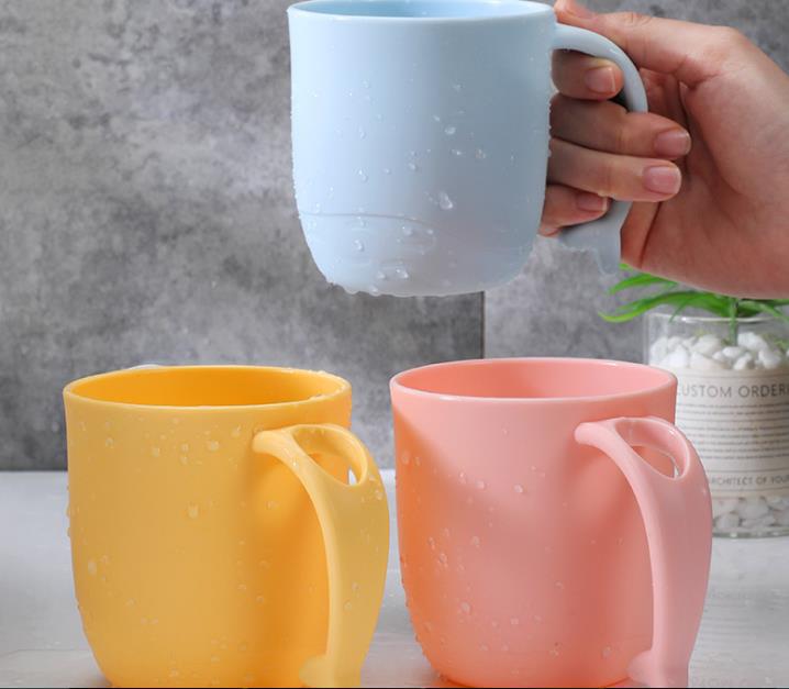 Simple general irregular forma PP color sólido ambiental naranja taza influencers shake yin bang estilo